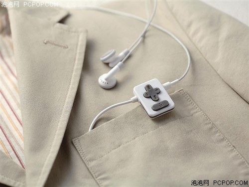 iPod也用干電池？最新線控充電器出爐