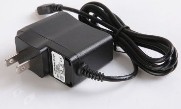 基于分立元件的電池自動恒流充電電路設(shè)計