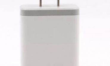 手機(jī)充完電不拔充電器，看完驚出一身汗...