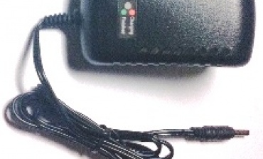 綠色概念旋轉(zhuǎn)手機(jī)充電器