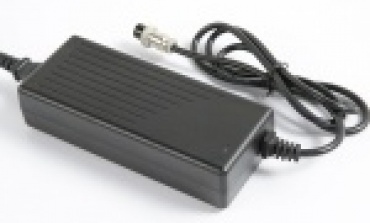 帶過流保護(hù)功能的脈沖充電器