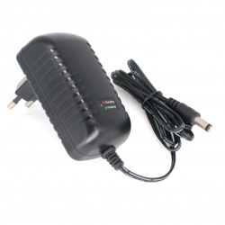 P2012-F2 磷酸鐵鋰電池智能充電器,適用于2節(jié) 6.4V磷酸鐵鋰電池